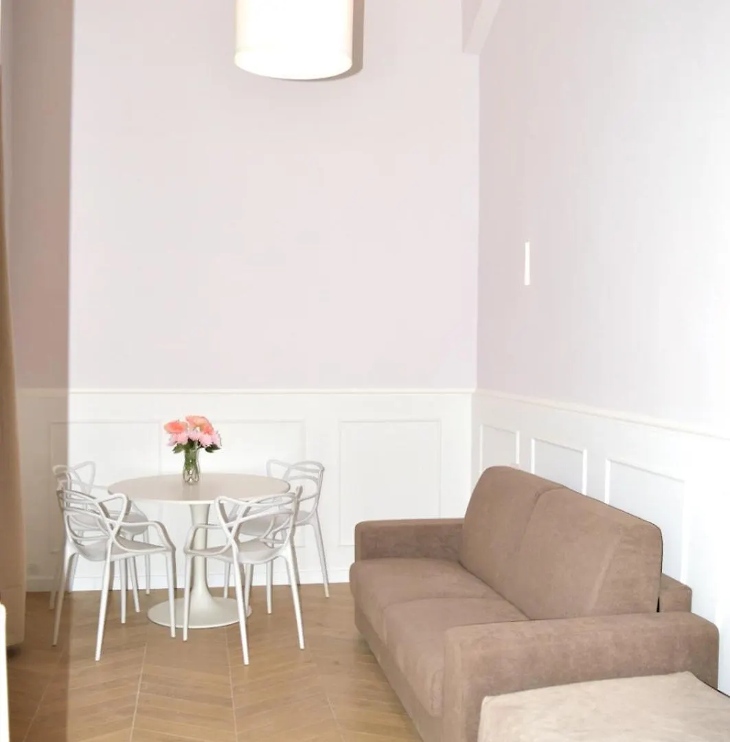 Tosca Apartment Bari 0*,  Italia